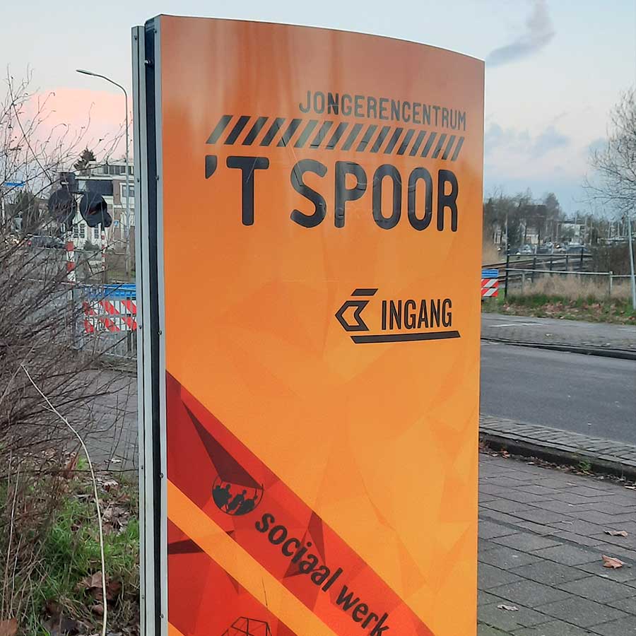 Reclamezuil Jongerencentrum 'T Spoor