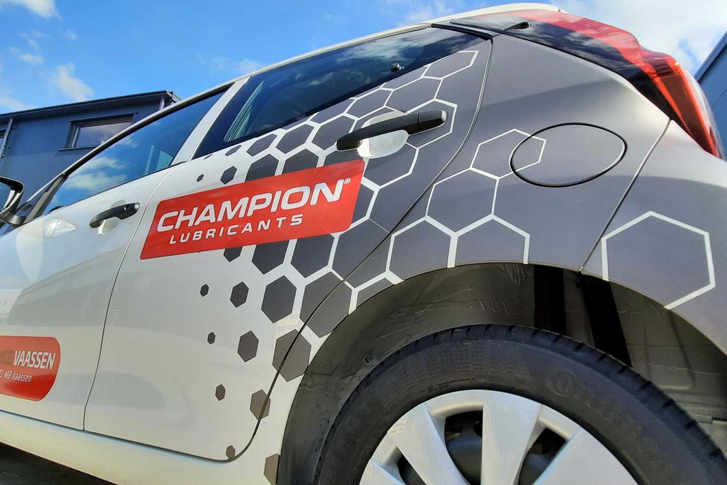champion lubricants auto wrap auto bestickeren reclamebureau cign